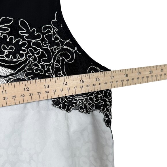 White House Black Market Top Size 2 Black White Leopard Lace Satin Mesh Classy - Picture 11 of 11